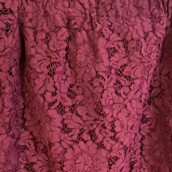 ❤️2/$30❤️[S]DO+BE Nordstrom Wide Bell Sleeve Wine Off  Shoulder Lace Blouse - Picture 2 of 6